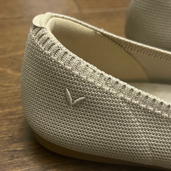 VIVAIA Beige and Black Flat - Picture 6 of 11